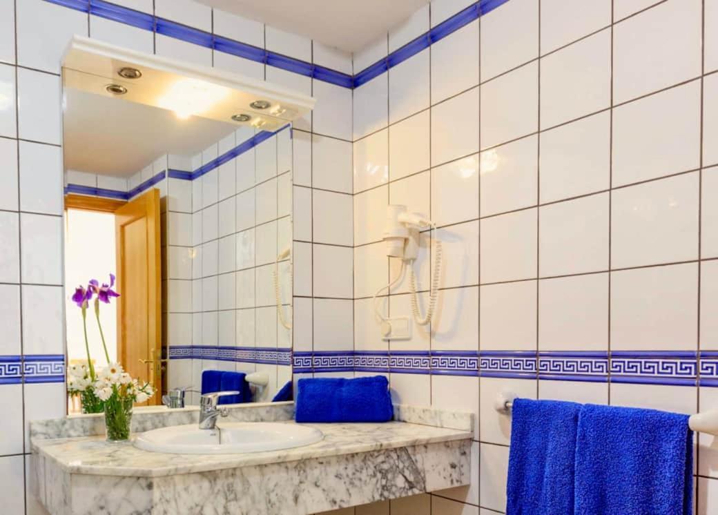 Apartamento Sa Varadero 2D Vista Mare Laterale Leilighet Es Pujols Eksteriør bilde